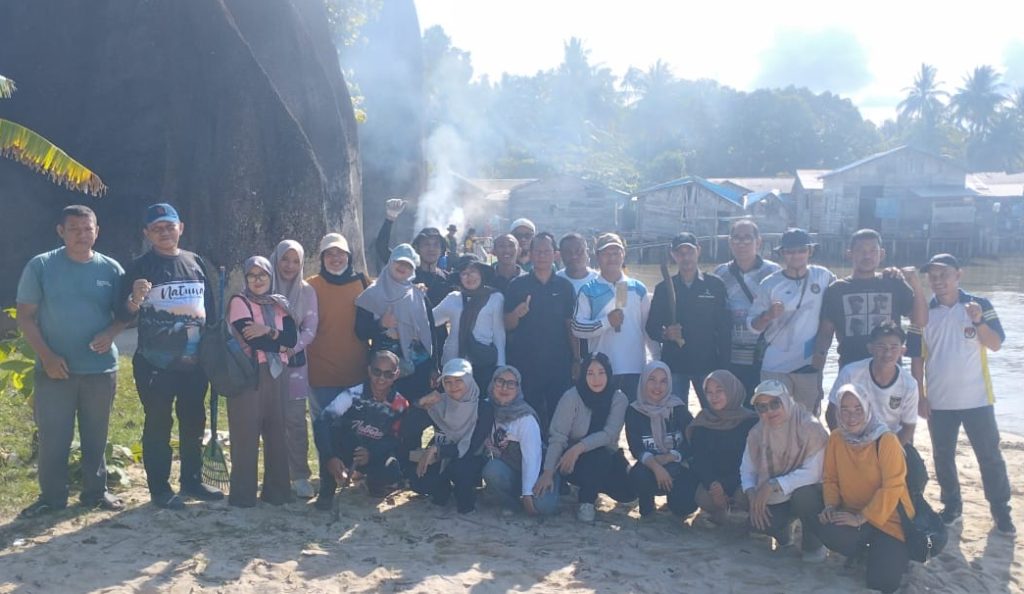 Kegiatan Gotong Royong dalam rangka memperingati HUT RI 80